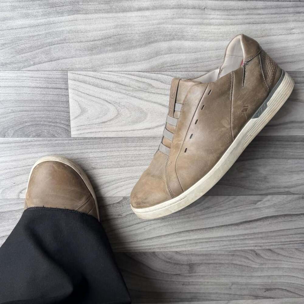 Kizik Vegas Men's 10.5W Brown Leather Hands-Free Shoes